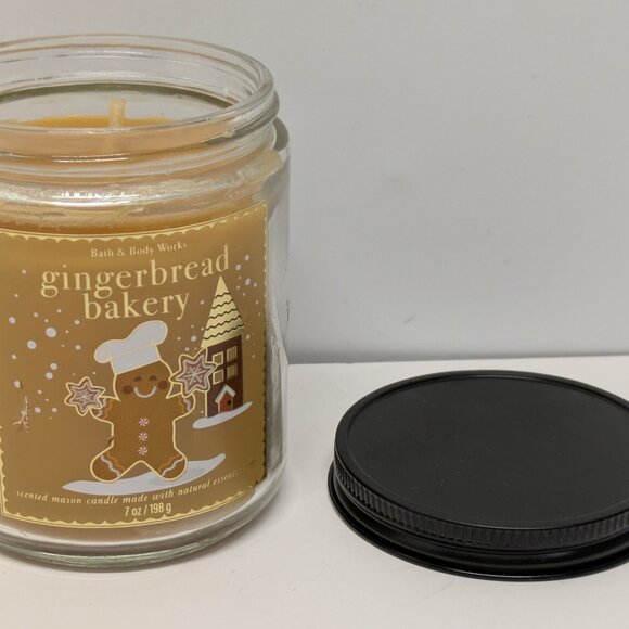 NEW! Bath & Body Works Gingerbread Bakery Glass Candle, 7oz - Picture 2 of 5